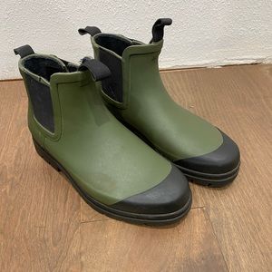 Everlane Chelsea rain boots